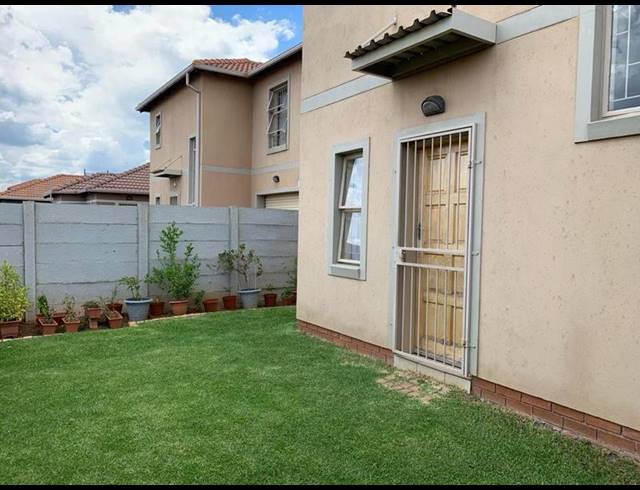 3 BEDROOM HOUSE FOR SALE IN ALBERTSDAL